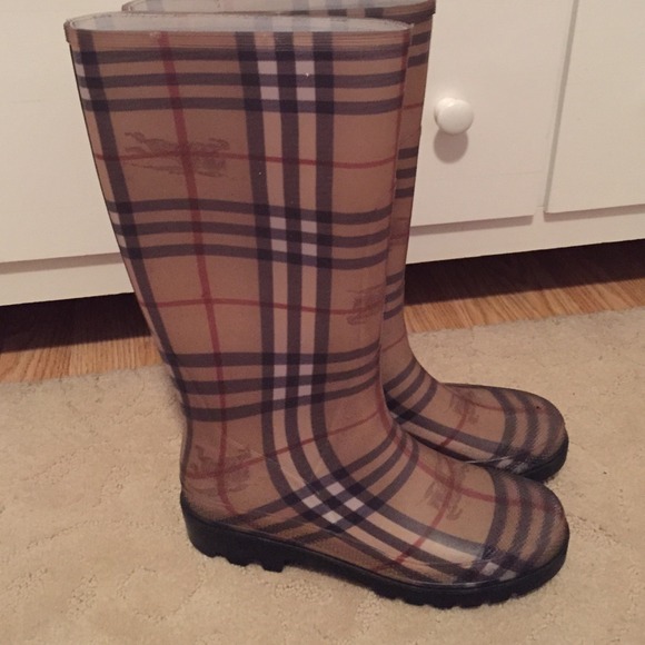 Burberry Shoes - Burberry rain boots size 6