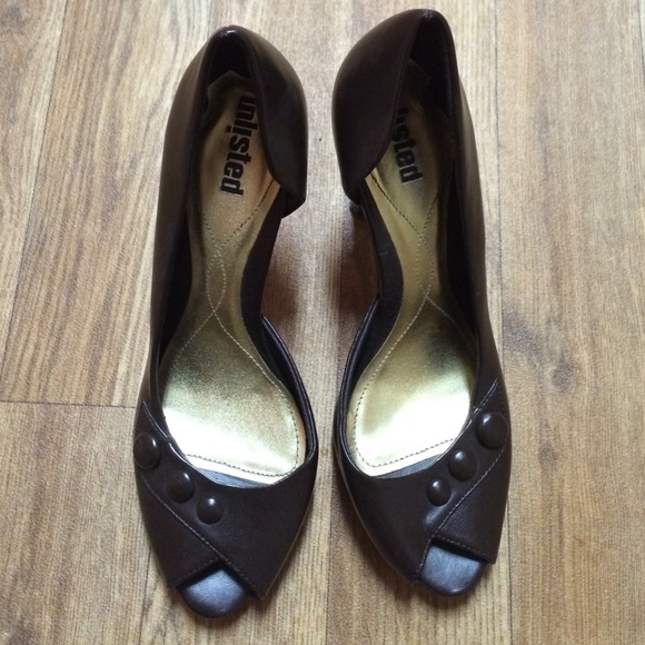 Brown heels 👠👠