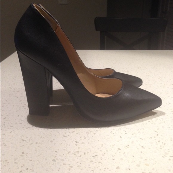 Forever 21 Black Pump
