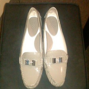 SOLD....Vince Camuto loafers