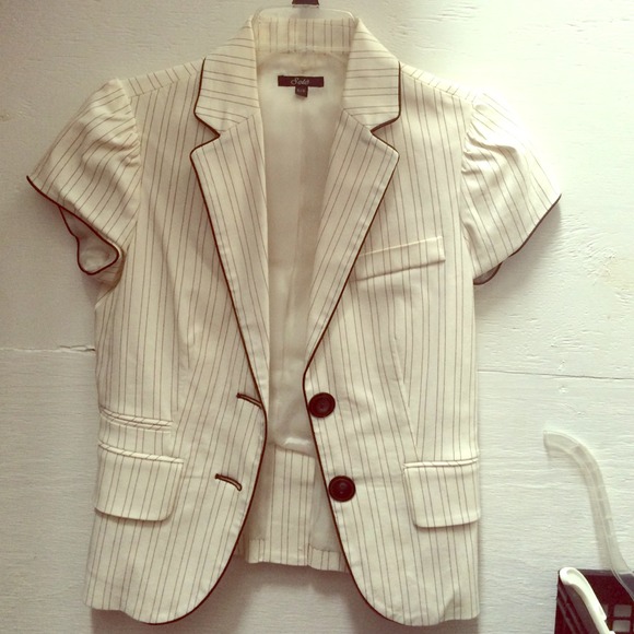 Short sleeve stripped blazer/jacket