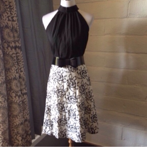HP! ⚡⚡️ Black/White MK Skirt - Picture 3 of 4