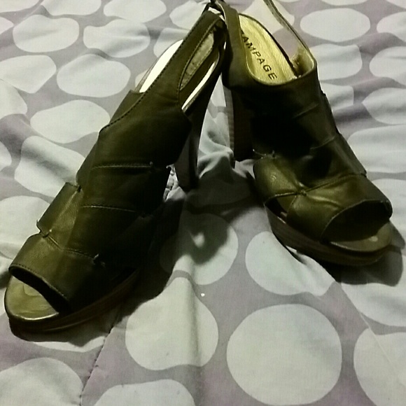 Rampage black high heels with brown heel