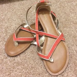 Coral sandals !