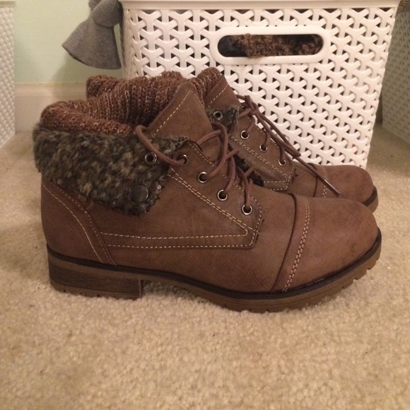 Spool no. 72 Sweater Boots
