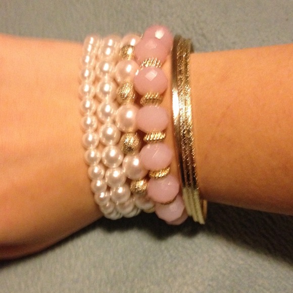10 statement bracelets - Picture 2 of 2