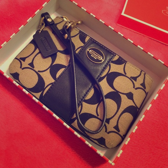 Coach wristlet ❤️❤️