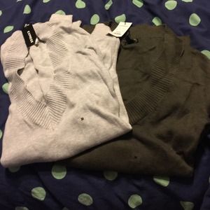 Bundle!! Grey and green vneck express sweaters