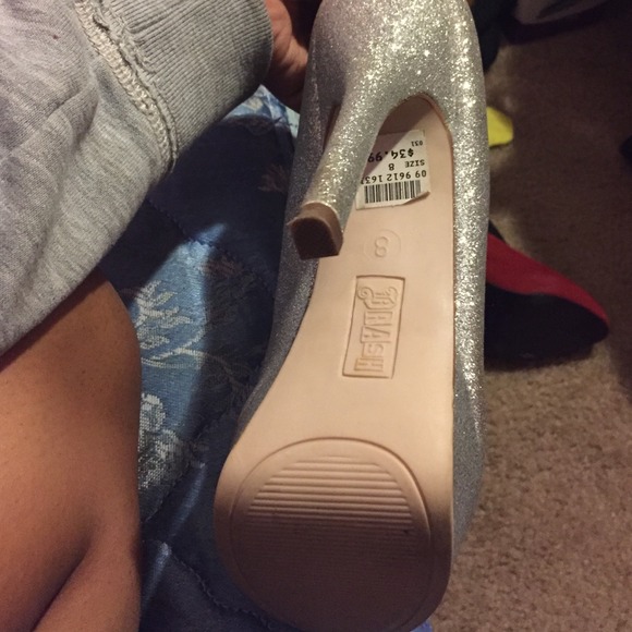 Silver sparkly shoes - Picture 2 of 4
