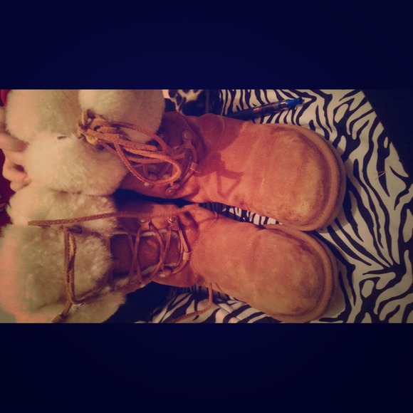 Ugg boots barely worn in good condition