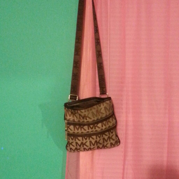 Micheal Kors Over the shoulder!