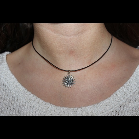 Sun charm chocker