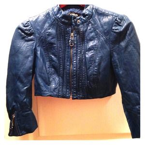 Crop faux leather jacket & perfume