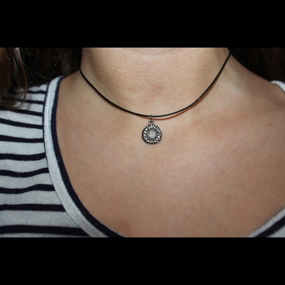 Sunflower chocker