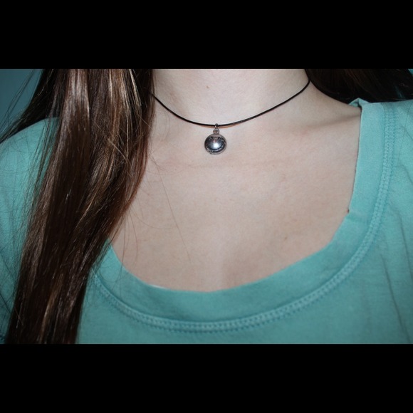 Smily face chocker