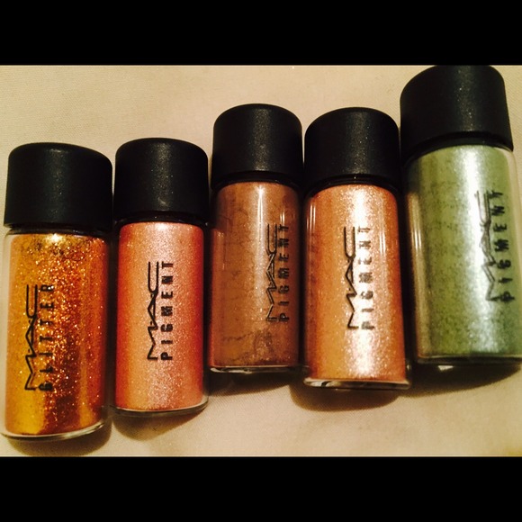 MAC eye shadow pigments 😉