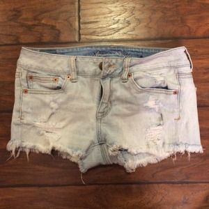 light wash American eagle jean shorts