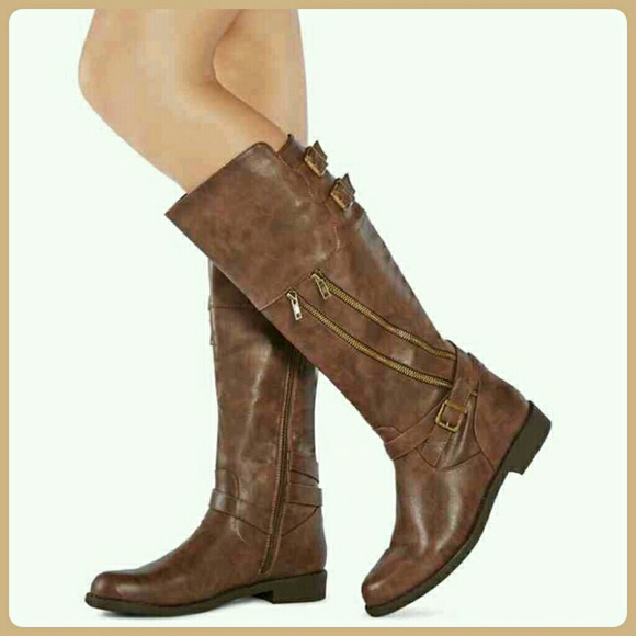 BROWN BOOTS