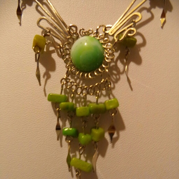 Beautiful Green Peruvian style - Picture 2 of 2
