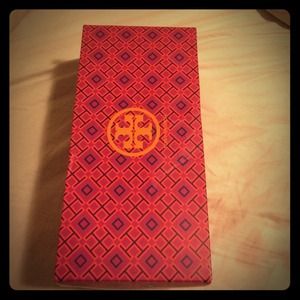 Tory Burch shoe box