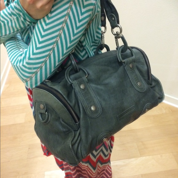 BCBG Grey Bag💋 - Picture 2 of 8