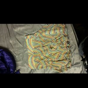 Super cute skirt with a belt!