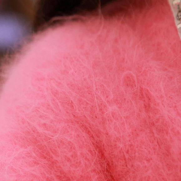 Cute pink cashmere one piece sweater dresser - Picture 2 of 3