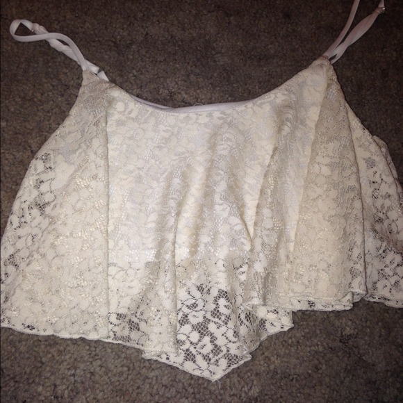 Lace creme crop tank top