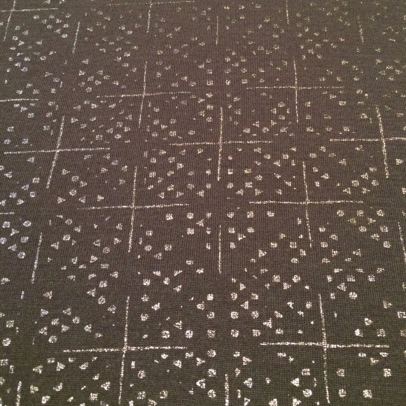 AE Favorite Tee V Neck - Picture 2 of 4