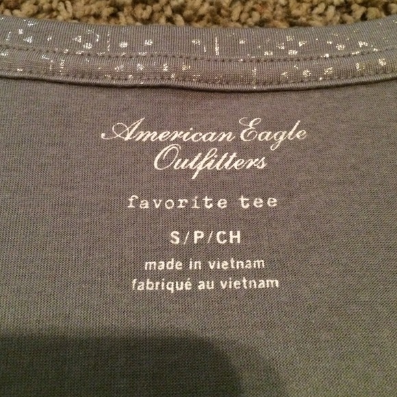 AE Favorite Tee V Neck - Picture 3 of 4