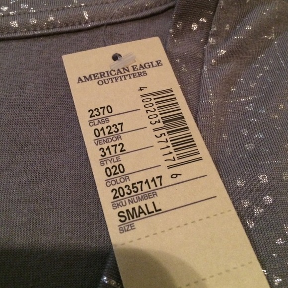 AE Favorite Tee V Neck - Picture 4 of 4