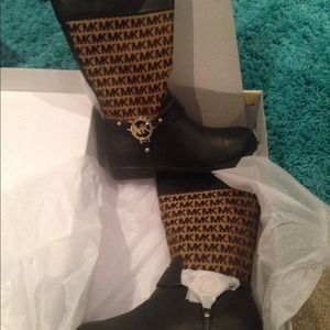 BRAND NEW chocolate brown Michael kors boots.