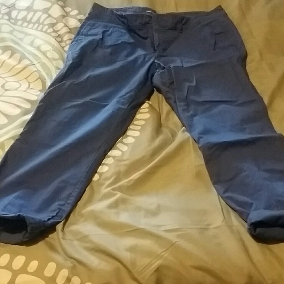 Gap rolled pants