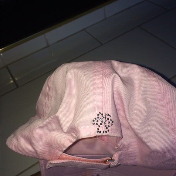 Pink hat - Picture 2 of 4