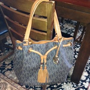 Michael Kors Tote * RESERVED for nion41 *