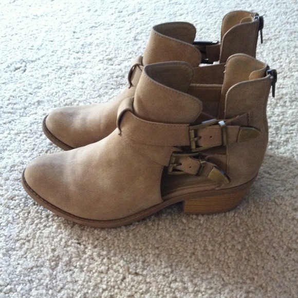 Cut-out tan booties