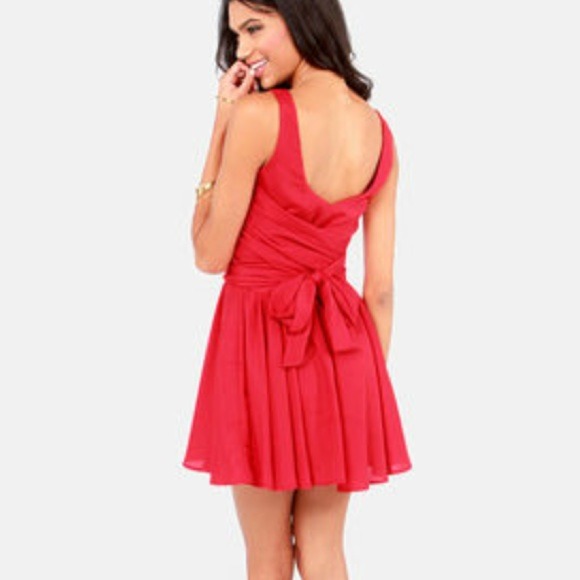 Never worn "Tie Me A River" dress in red size S
