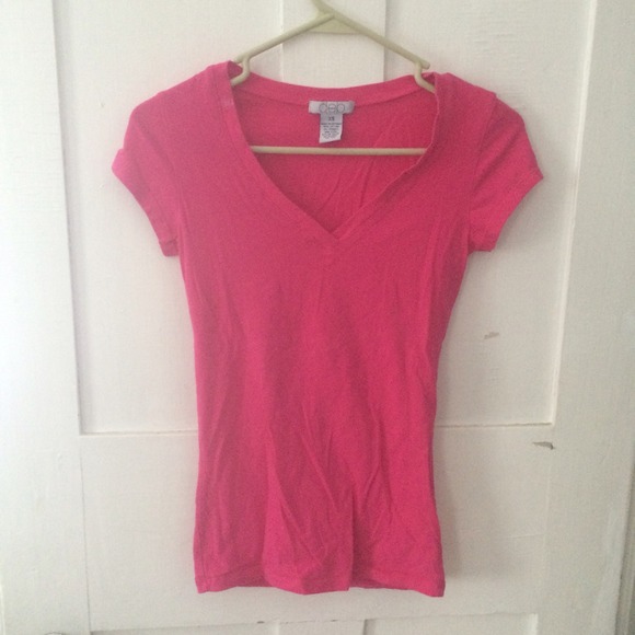 Deb bright pink v-neck - Picture 1 of 1