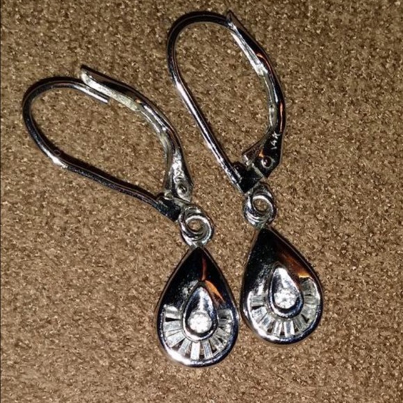 14k gold diamond tear drop dangle earrings