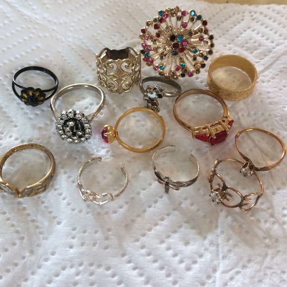 Bundle of costume rings