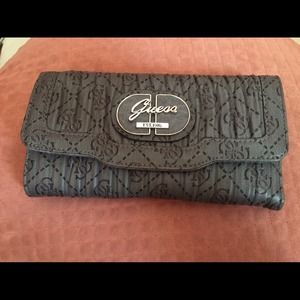 Guess Wallet