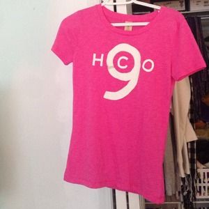 Hollister graphic tee