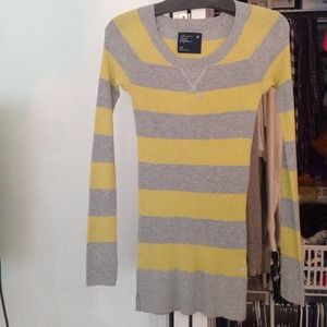 American Eagle Henley
