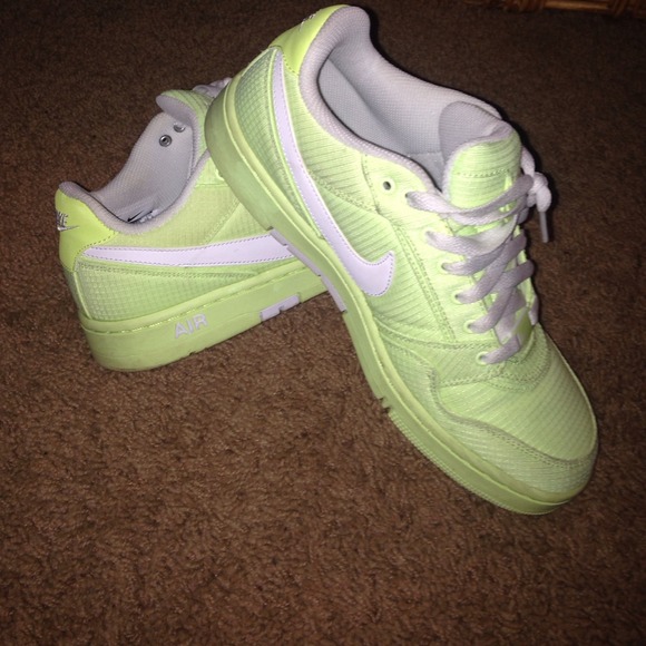 Nike neon color yellow