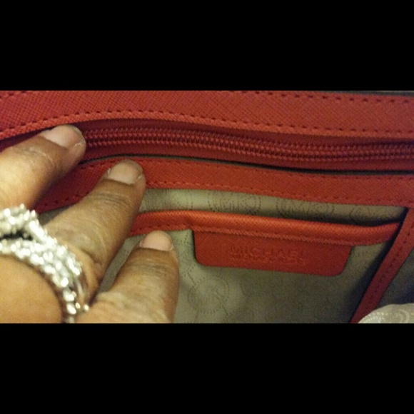 Authentic Micheal kors handbag - Picture 4 of 4