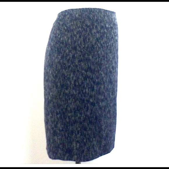 NWOT Black Tweed Knee Length Skirt - Picture 2 of 4