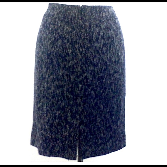 NWOT Black Tweed Knee Length Skirt - Picture 3 of 4