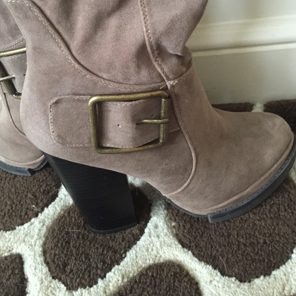 Buckle boots - Picture 3 of 3