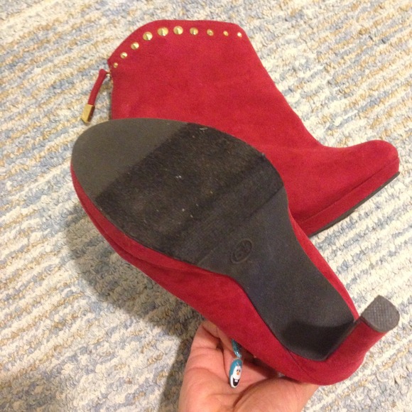 Red Booties pump - Picture 3 of 4