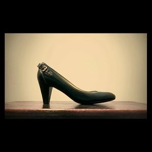 *Like New* Lauren by Ralph Lauren Black Pumps